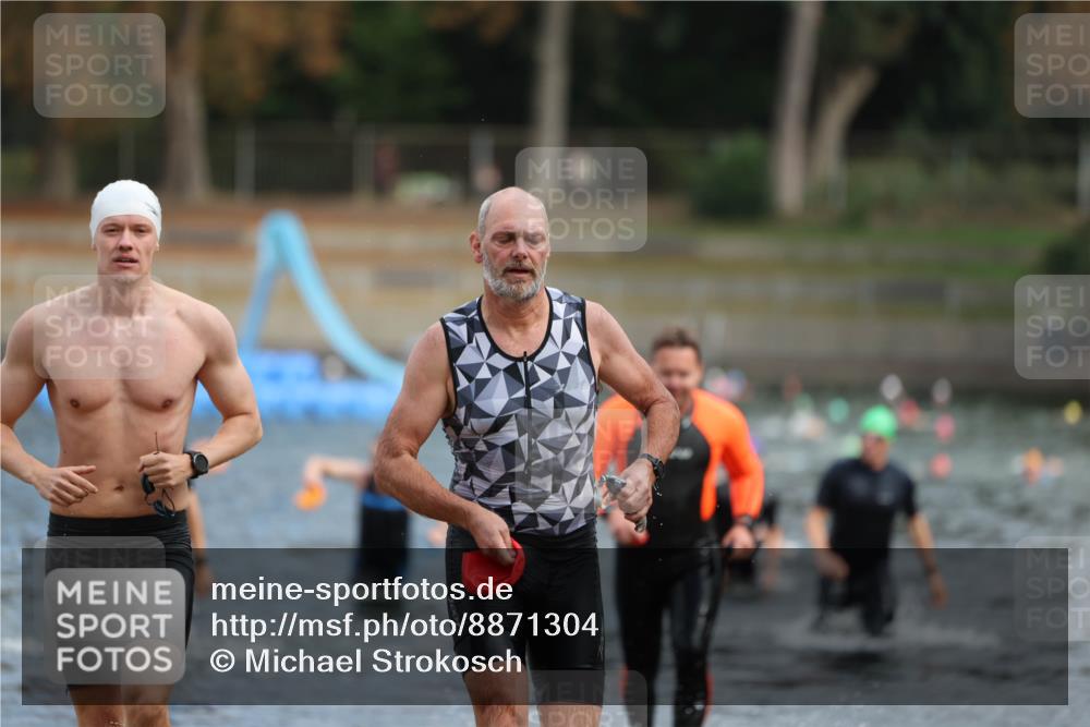 14.09.2025 - Stadtparktriathlon Michael Strokosch http://msf.ph/oto/8871304 14.09.2025 11:32:34 Schwimmen 1031, 1054, 1063, 1064, 1086, 1087, 1088, 1095 meine-sportfotos.de