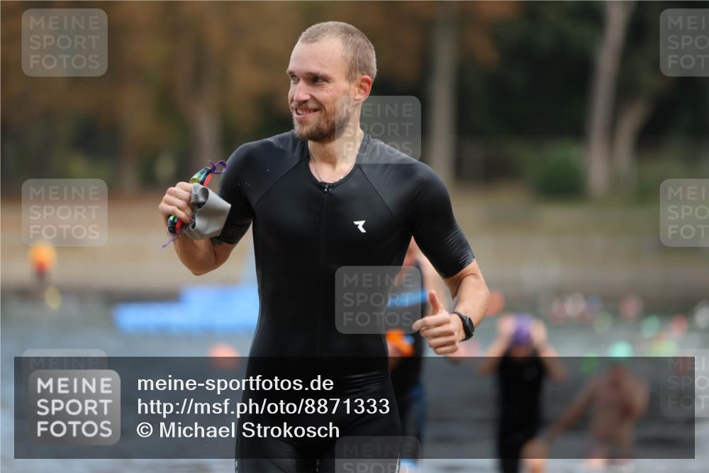 14.09.2025 - Stadtparktriathlon Michael Strokosch http://msf.ph/oto/8871333 14.09.2025 11:32:44 Schwimmen 1026, 1031, 1063, 1086 meine-sportfotos.de