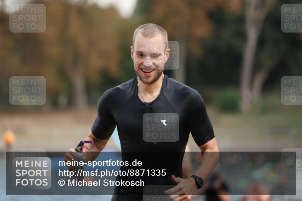 14.09.2025 - Stadtparktriathlon Michael Strokosch http://msf.ph/oto/8871335 14.09.2025 11:32:44 Schwimmen 1026, 1031, 1063, 1086 meine-sportfotos.de