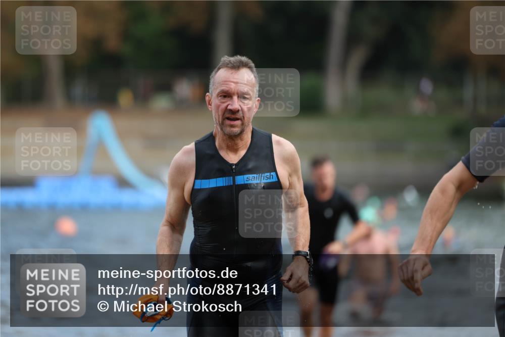 14.09.2025 - Stadtparktriathlon Michael Strokosch http://msf.ph/oto/8871341 14.09.2025 11:32:46 Schwimmen 1026, 1031, 1053, 1063, 1086 meine-sportfotos.de