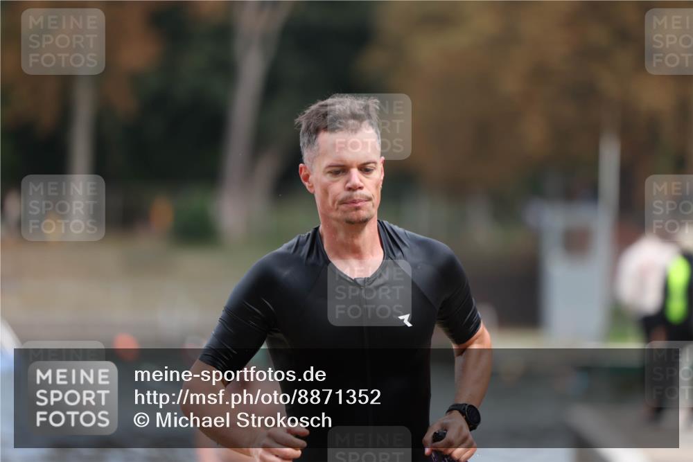 14.09.2025 - Stadtparktriathlon Michael Strokosch http://msf.ph/oto/8871352 14.09.2025 11:32:50 Schwimmen 1026, 1031, 1053, 1086 meine-sportfotos.de