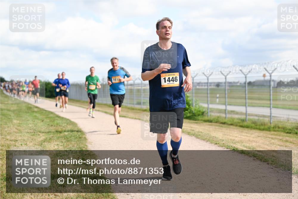 14.09.2025 - Airport Race Dr. Thomas Lammeyer http://msf.ph/oto/8871353 14.09.2025 12:15:56 Laufen 1032, 1446 meine-sportfotos.de