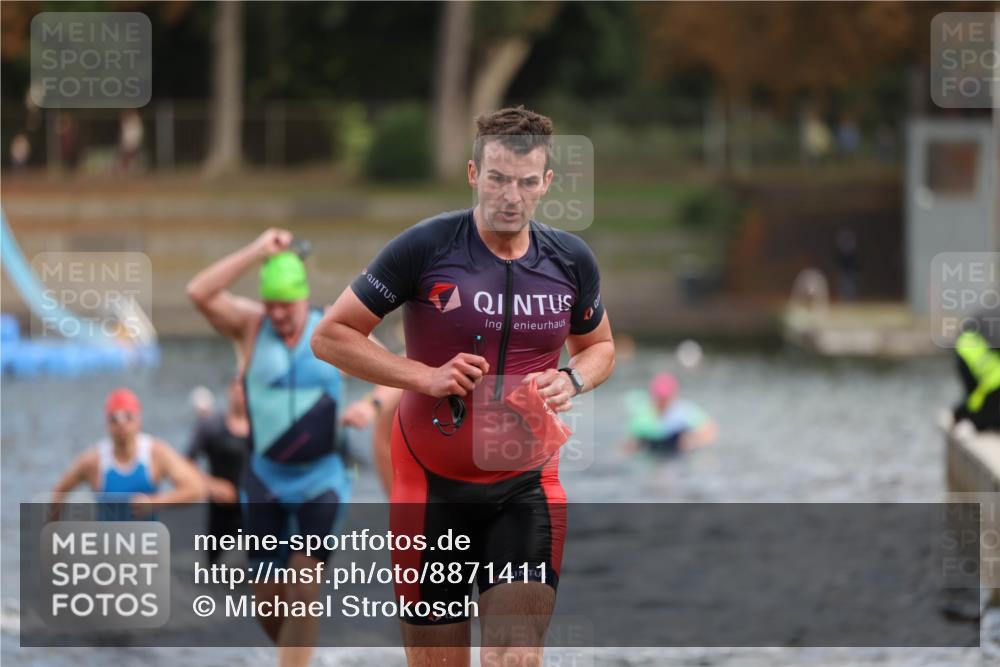 14.09.2025 - Stadtparktriathlon Michael Strokosch http://msf.ph/oto/8871411 14.09.2025 11:33:20 Schwimmen 1058, 1060, 1078, 1079, 1108, 1120 meine-sportfotos.de