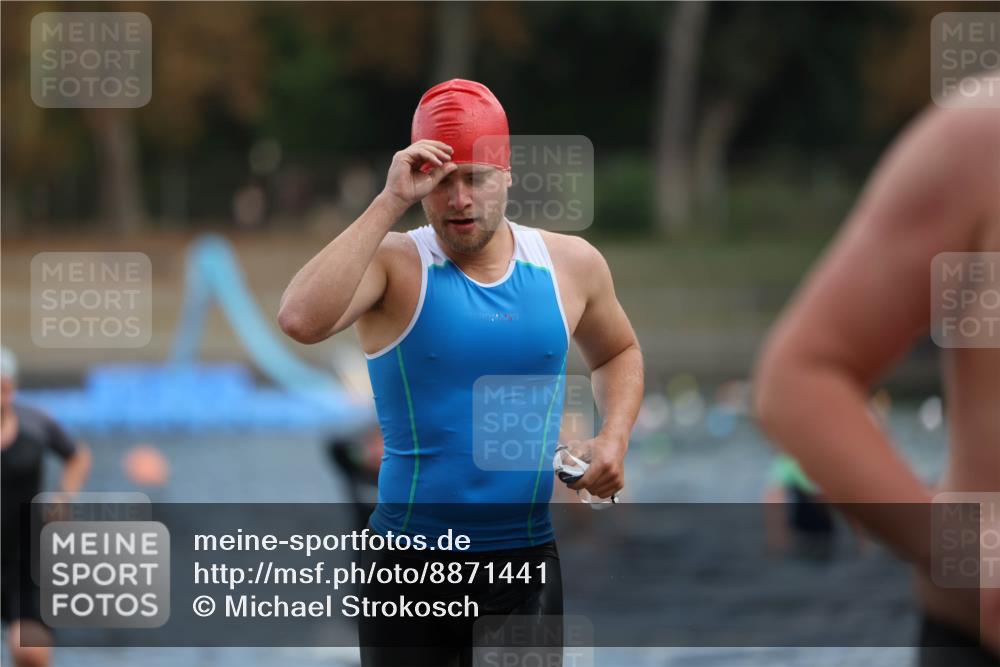 14.09.2025 - Stadtparktriathlon Michael Strokosch http://msf.ph/oto/8871441 14.09.2025 11:33:28 Schwimmen 1022, 1078, 1079, 1108 meine-sportfotos.de