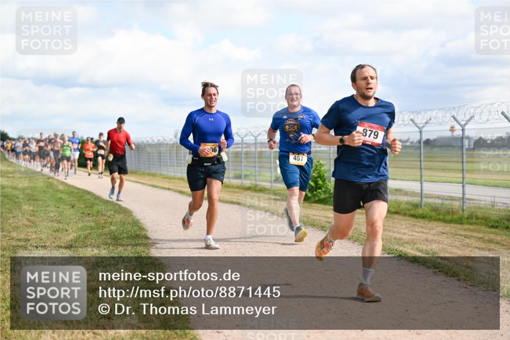 14.09.2025 - Airport Race Dr. Thomas Lammeyer http://msf.ph/oto/8871445 14.09.2025 12:16:01 Laufen 16, 457, 879 meine-sportfotos.de