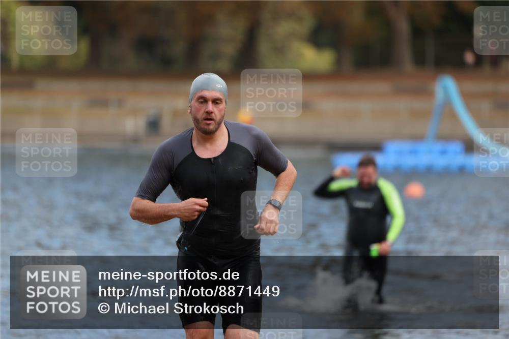 14.09.2025 - Stadtparktriathlon Michael Strokosch http://msf.ph/oto/8871449 14.09.2025 11:33:31 Schwimmen 1022, 1078, 1108 meine-sportfotos.de