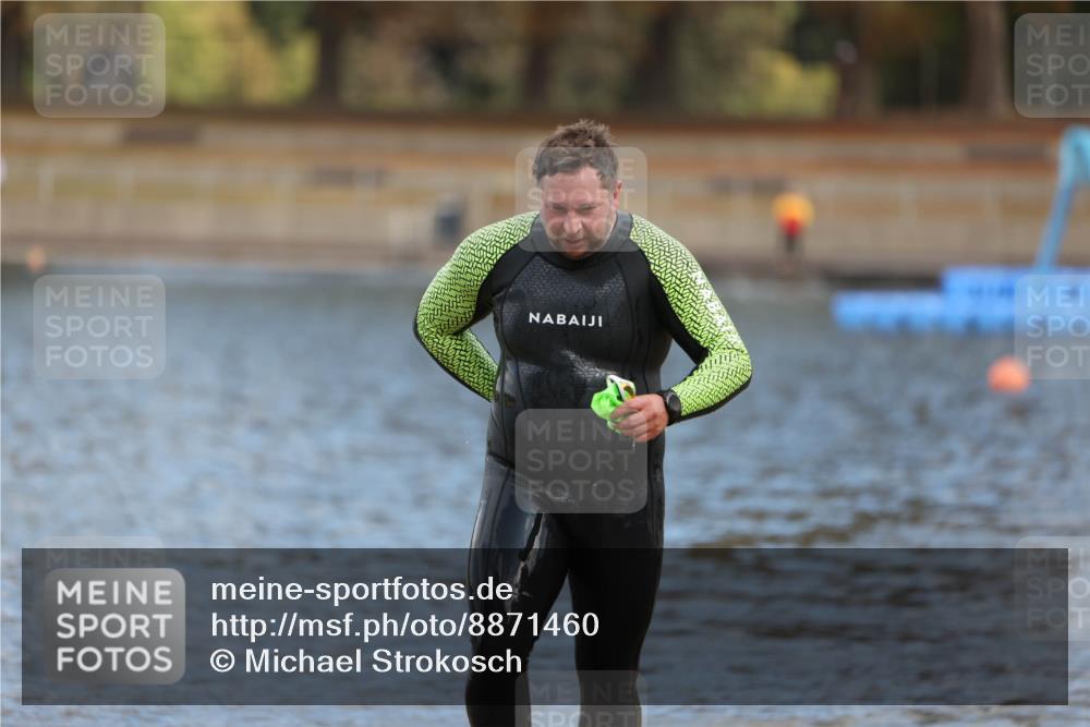 14.09.2025 - Stadtparktriathlon Michael Strokosch http://msf.ph/oto/8871460 14.09.2025 11:33:36 Schwimmen 1022, 1110 meine-sportfotos.de