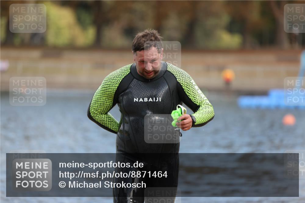 14.09.2025 - Stadtparktriathlon Michael Strokosch http://msf.ph/oto/8871464 14.09.2025 11:33:38 Schwimmen 1022, 1084, 1110 meine-sportfotos.de