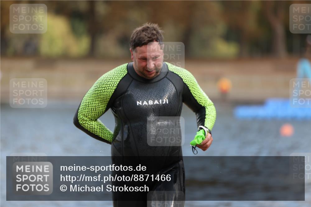 14.09.2025 - Stadtparktriathlon Michael Strokosch http://msf.ph/oto/8871466 14.09.2025 11:33:38 Schwimmen 1022, 1084, 1110 meine-sportfotos.de