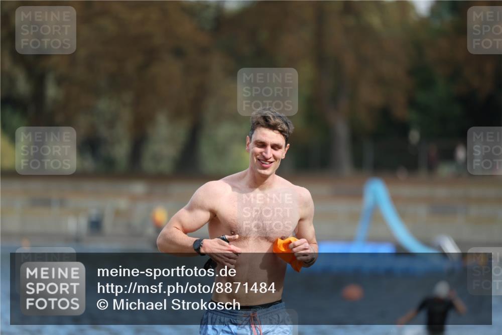 14.09.2025 - Stadtparktriathlon Michael Strokosch http://msf.ph/oto/8871484 14.09.2025 11:33:50 Schwimmen 1029, 1084 meine-sportfotos.de