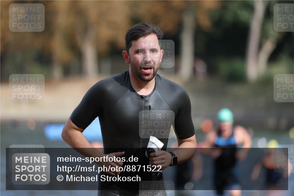 14.09.2025 - Stadtparktriathlon Michael Strokosch http://msf.ph/oto/8871522 14.09.2025 11:34:11 Schwimmen 1049, 1056, 1121 meine-sportfotos.de