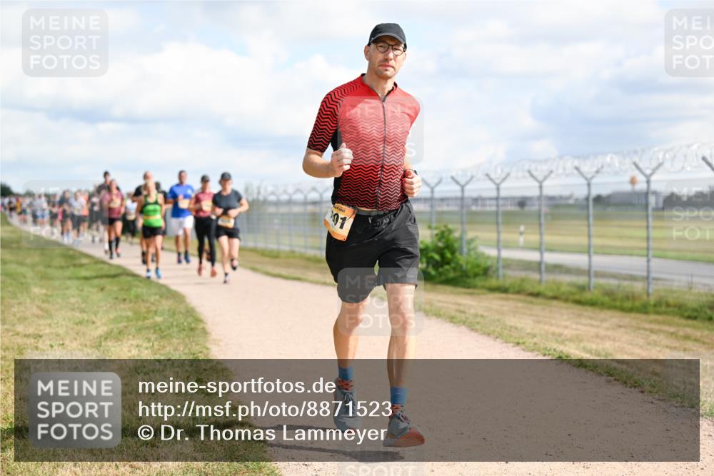14.09.2025 - Airport Race Dr. Thomas Lammeyer http://msf.ph/oto/8871523 14.09.2025 12:16:06 Laufen 01 meine-sportfotos.de