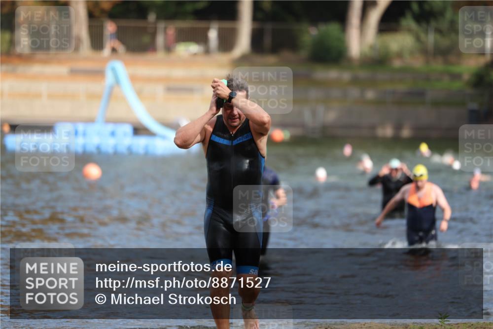 14.09.2025 - Stadtparktriathlon Michael Strokosch http://msf.ph/oto/8871527 14.09.2025 11:34:14 Schwimmen 1056, 1121 meine-sportfotos.de