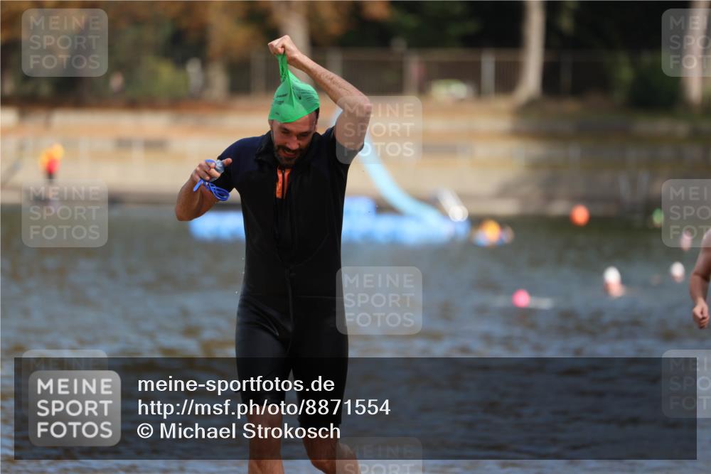 14.09.2025 - Stadtparktriathlon Michael Strokosch http://msf.ph/oto/8871554 14.09.2025 11:34:24 Schwimmen 1068, 1071, 1094 meine-sportfotos.de