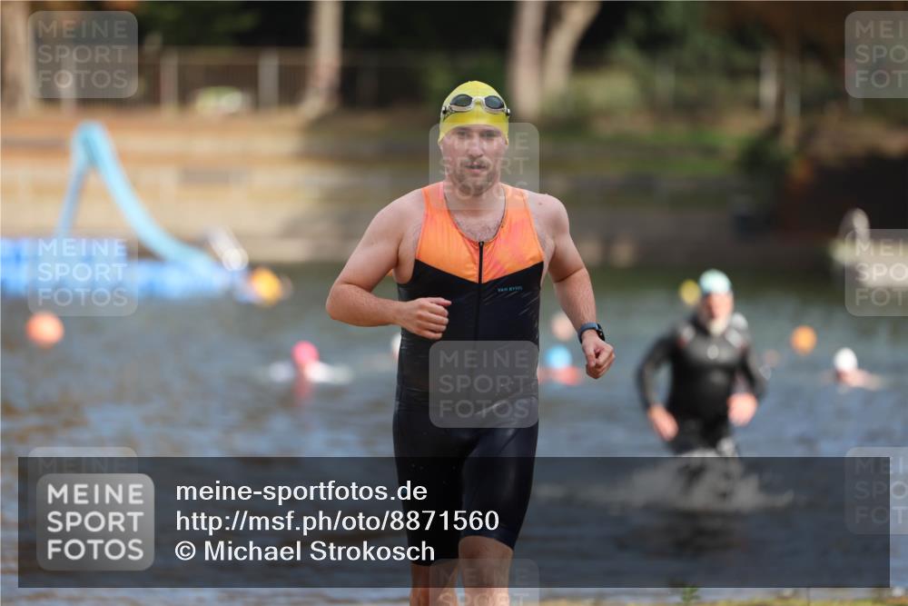 14.09.2025 - Stadtparktriathlon Michael Strokosch http://msf.ph/oto/8871560 14.09.2025 11:34:26 Schwimmen 1068, 1071, 1094 meine-sportfotos.de