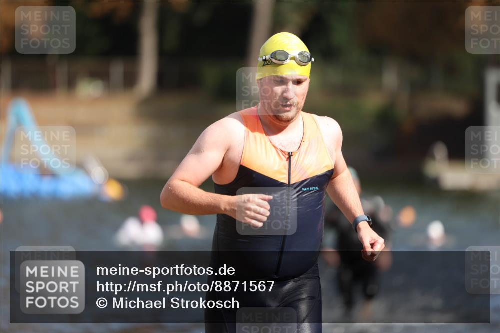14.09.2025 - Stadtparktriathlon Michael Strokosch http://msf.ph/oto/8871567 14.09.2025 11:34:27 Schwimmen 1068, 1071, 1094 meine-sportfotos.de