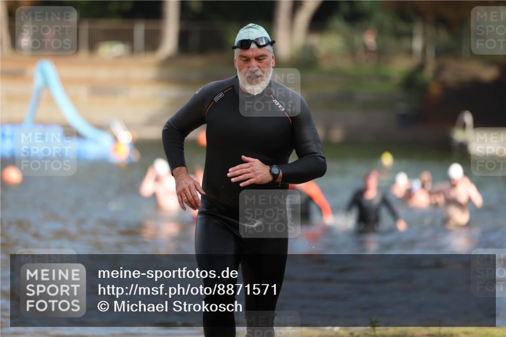 14.09.2025 - Stadtparktriathlon Michael Strokosch http://msf.ph/oto/8871571 14.09.2025 11:34:35 Schwimmen 1094 meine-sportfotos.de