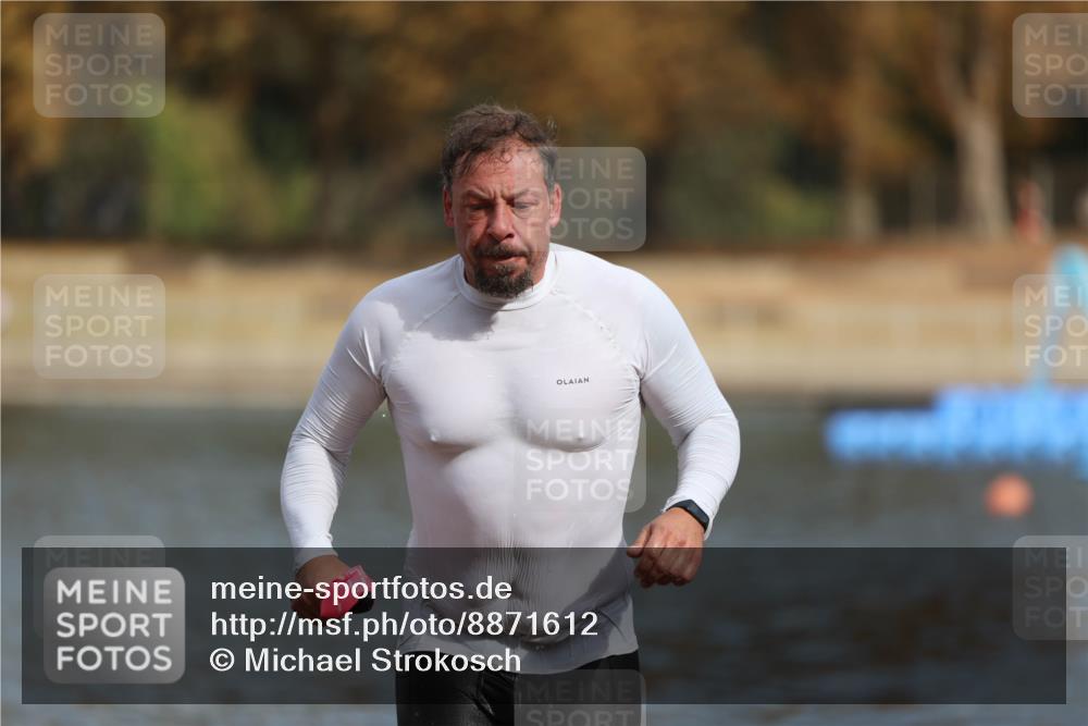 14.09.2025 - Stadtparktriathlon Michael Strokosch http://msf.ph/oto/8871612 14.09.2025 11:34:59 Schwimmen 1050, 1055, 1066, 1085, 1089, 1098, 1117 meine-sportfotos.de
