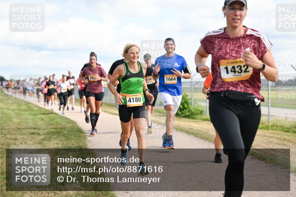 14.09.2025 - Airport Race Dr. Thomas Lammeyer http://msf.ph/oto/8871616 14.09.2025 12:16:12 Laufen 20, 4180, 08, 1432, 1664 meine-sportfotos.de