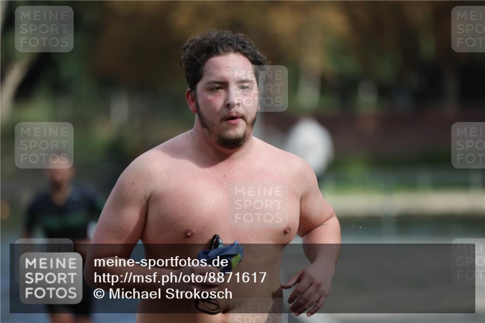 14.09.2025 - Stadtparktriathlon Michael Strokosch http://msf.ph/oto/8871617 14.09.2025 11:35:01 Schwimmen 1050, 1055, 1066, 1085, 1089, 1098 meine-sportfotos.de