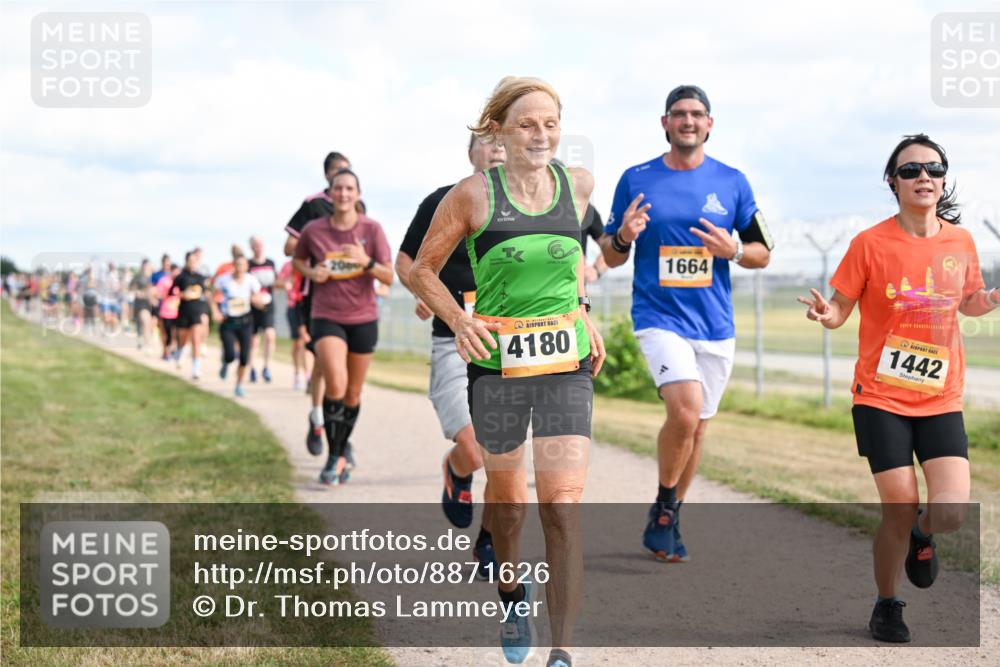 14.09.2025 - Airport Race Dr. Thomas Lammeyer http://msf.ph/oto/8871626 14.09.2025 12:16:13 Laufen 200, 4180, 1664, 1442 meine-sportfotos.de