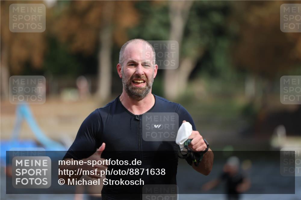14.09.2025 - Stadtparktriathlon Michael Strokosch http://msf.ph/oto/8871638 14.09.2025 11:35:06 Schwimmen 1050, 1081, 1089 meine-sportfotos.de