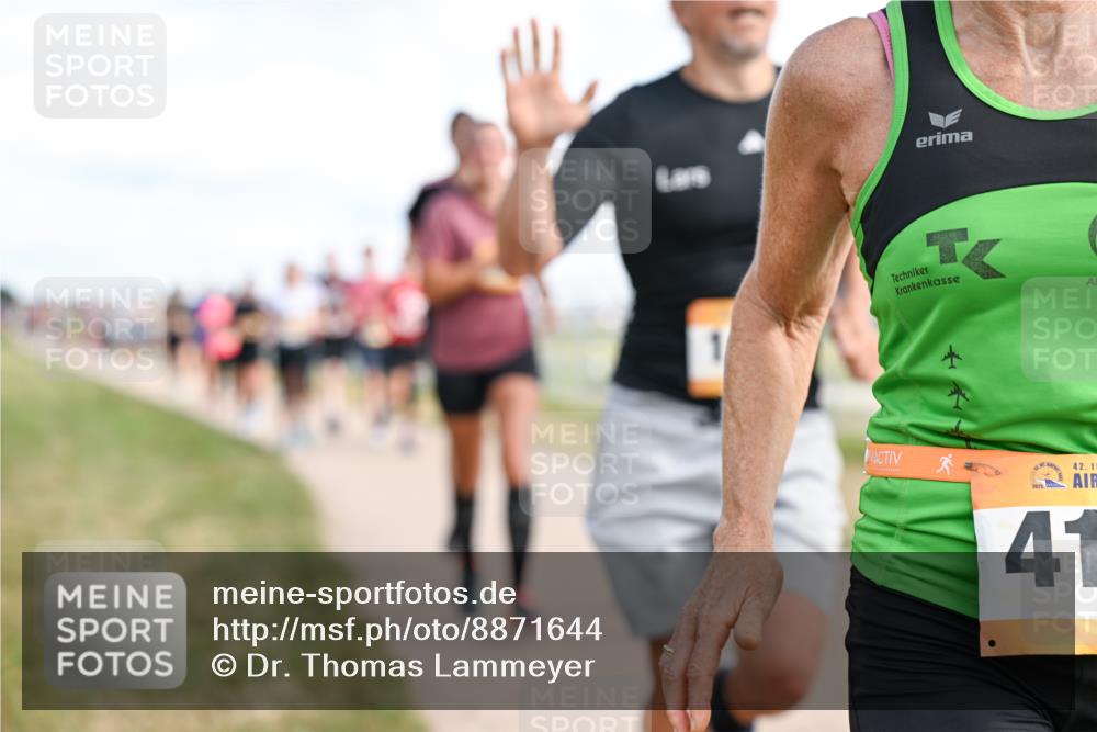 14.09.2025 - Airport Race Dr. Thomas Lammeyer http://msf.ph/oto/8871644 14.09.2025 12:16:14 Laufen 2025, 42, 11, 41 meine-sportfotos.de