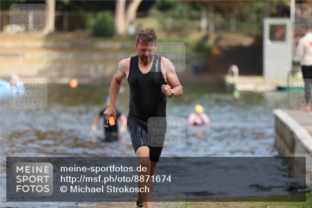 14.09.2025 - Stadtparktriathlon Michael Strokosch http://msf.ph/oto/8871674 14.09.2025 11:35:34 Schwimmen 1116 meine-sportfotos.de