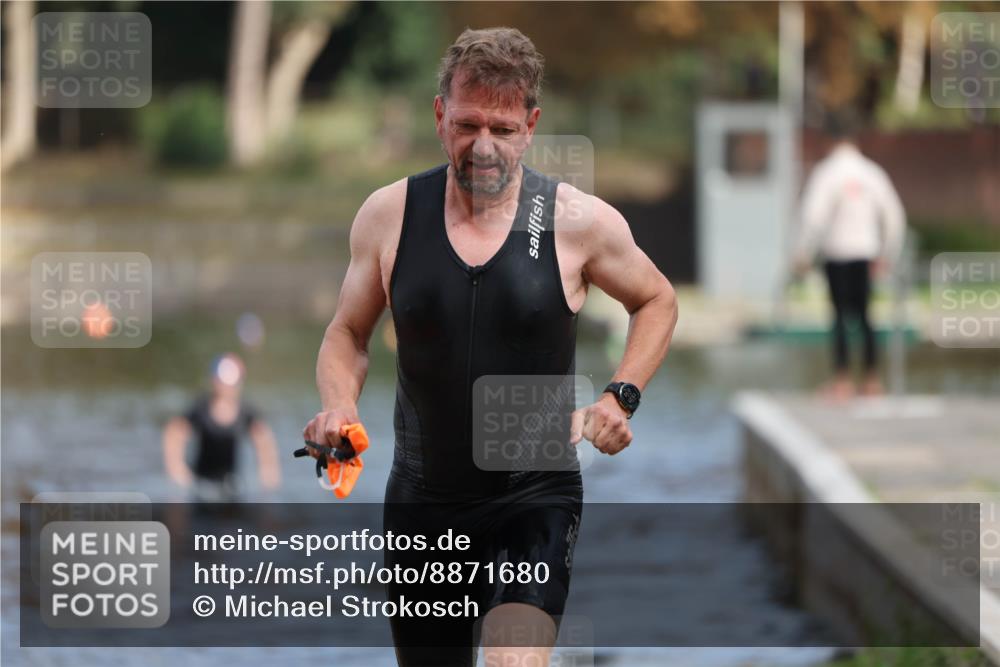 14.09.2025 - Stadtparktriathlon Michael Strokosch http://msf.ph/oto/8871680 14.09.2025 11:35:36 Schwimmen 1116 meine-sportfotos.de