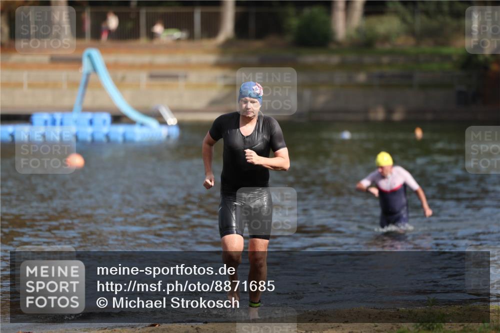 14.09.2025 - Stadtparktriathlon Michael Strokosch http://msf.ph/oto/8871685 14.09.2025 11:35:49 Schwimmen 1059, 1061 meine-sportfotos.de