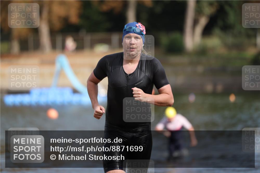 14.09.2025 - Stadtparktriathlon Michael Strokosch http://msf.ph/oto/8871699 14.09.2025 11:35:52 Schwimmen 1059, 1061 meine-sportfotos.de