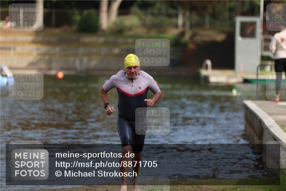 14.09.2025 - Stadtparktriathlon Michael Strokosch http://msf.ph/oto/8871705 14.09.2025 11:35:59 Schwimmen 1059 meine-sportfotos.de
