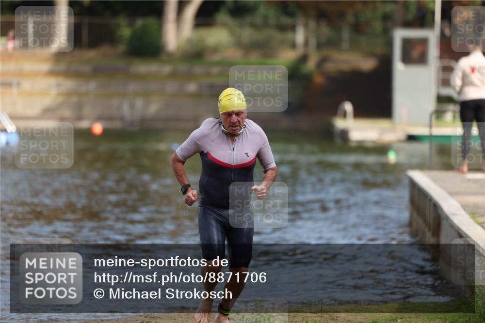14.09.2025 - Stadtparktriathlon Michael Strokosch http://msf.ph/oto/8871706 14.09.2025 11:35:59 Schwimmen 1059 meine-sportfotos.de