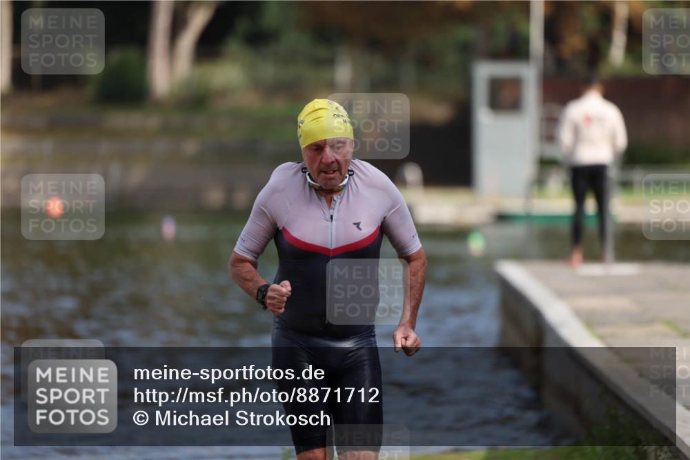 14.09.2025 - Stadtparktriathlon Michael Strokosch http://msf.ph/oto/8871712 14.09.2025 11:36:01 Schwimmen 1059 meine-sportfotos.de