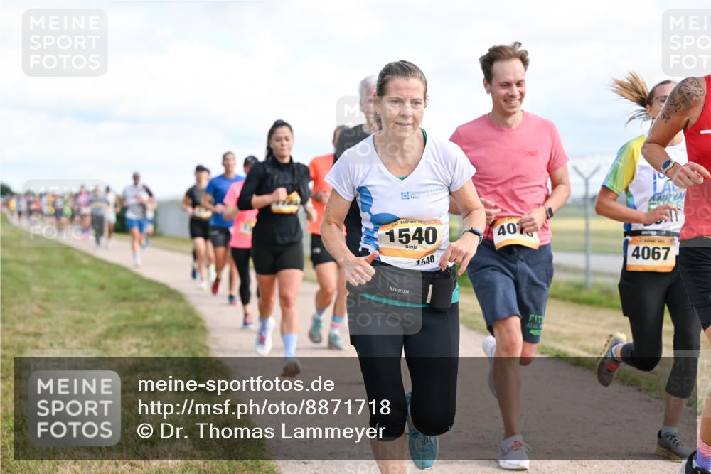 14.09.2025 - Airport Race Dr. Thomas Lammeyer http://msf.ph/oto/8871718 14.09.2025 12:16:18 Laufen 1540, 1540, 40, 4067 meine-sportfotos.de