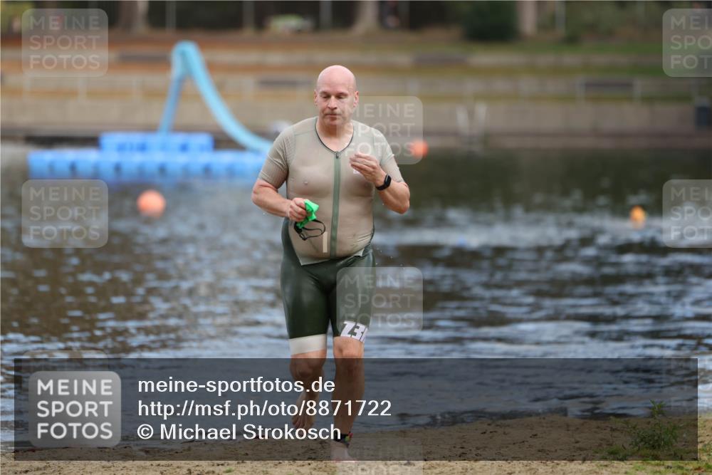 14.09.2025 - Stadtparktriathlon Michael Strokosch http://msf.ph/oto/8871722 14.09.2025 11:37:04 Schwimmen 1075 meine-sportfotos.de