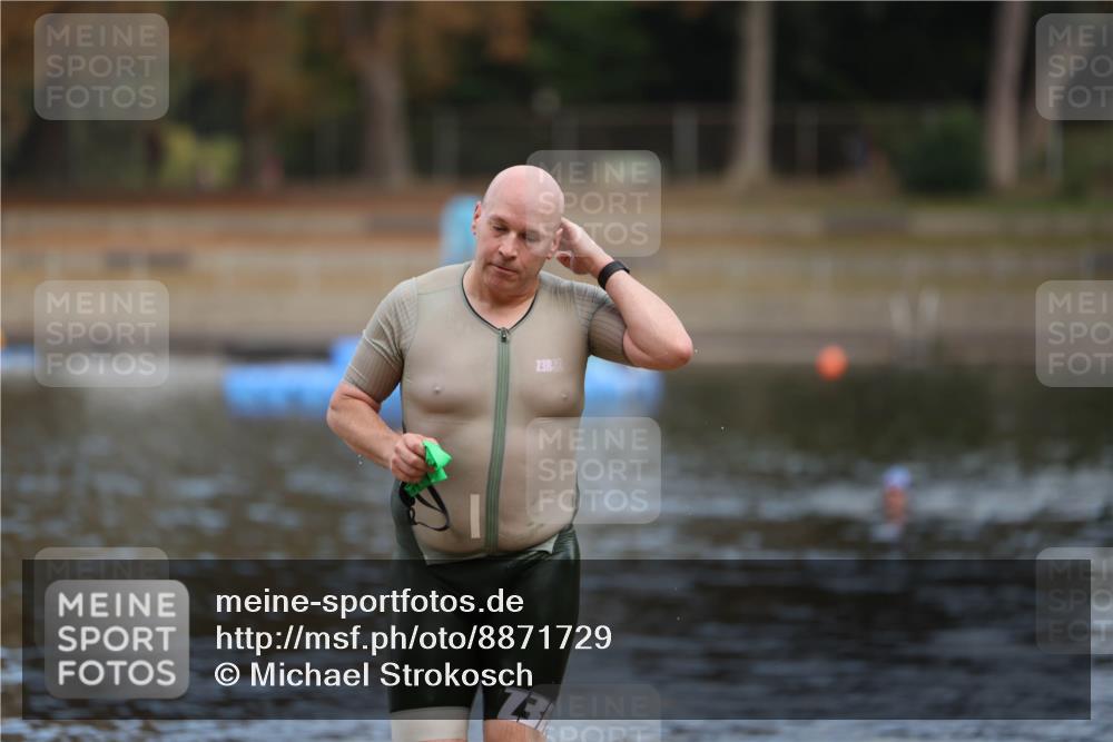 14.09.2025 - Stadtparktriathlon Michael Strokosch http://msf.ph/oto/8871729 14.09.2025 11:37:06 Schwimmen 1075 meine-sportfotos.de
