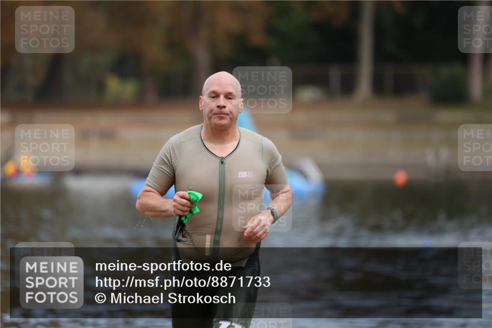 14.09.2025 - Stadtparktriathlon Michael Strokosch http://msf.ph/oto/8871733 14.09.2025 11:37:06 Schwimmen 1075 meine-sportfotos.de