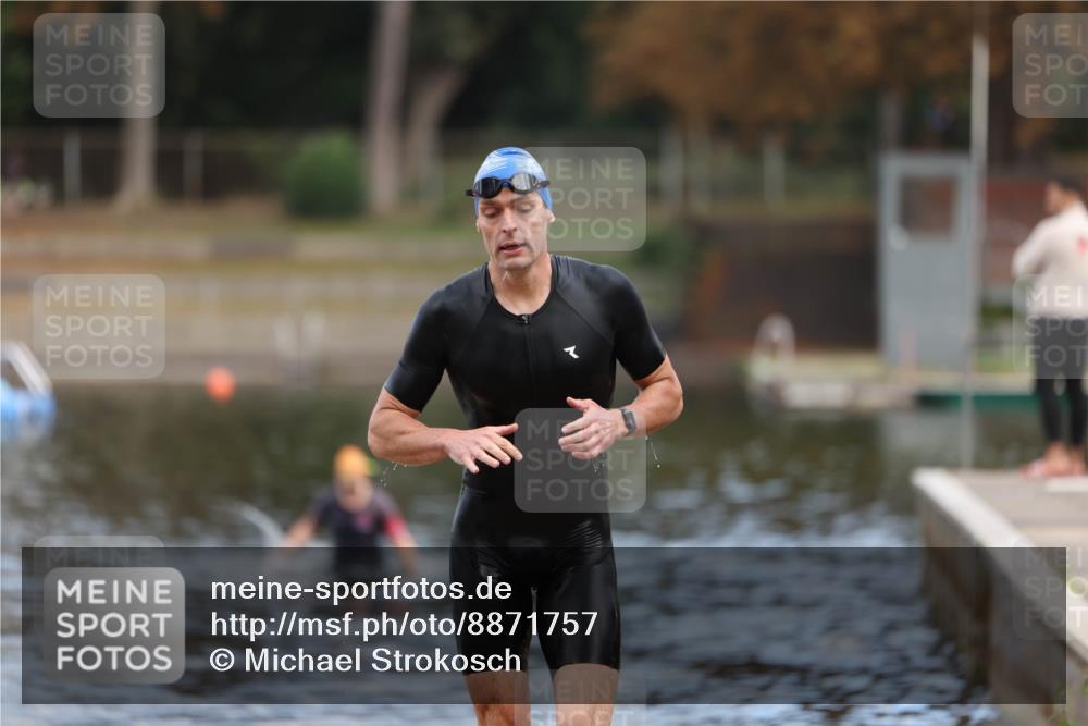 14.09.2025 - Stadtparktriathlon Michael Strokosch http://msf.ph/oto/8871757 14.09.2025 11:37:31 Schwimmen 1119 meine-sportfotos.de