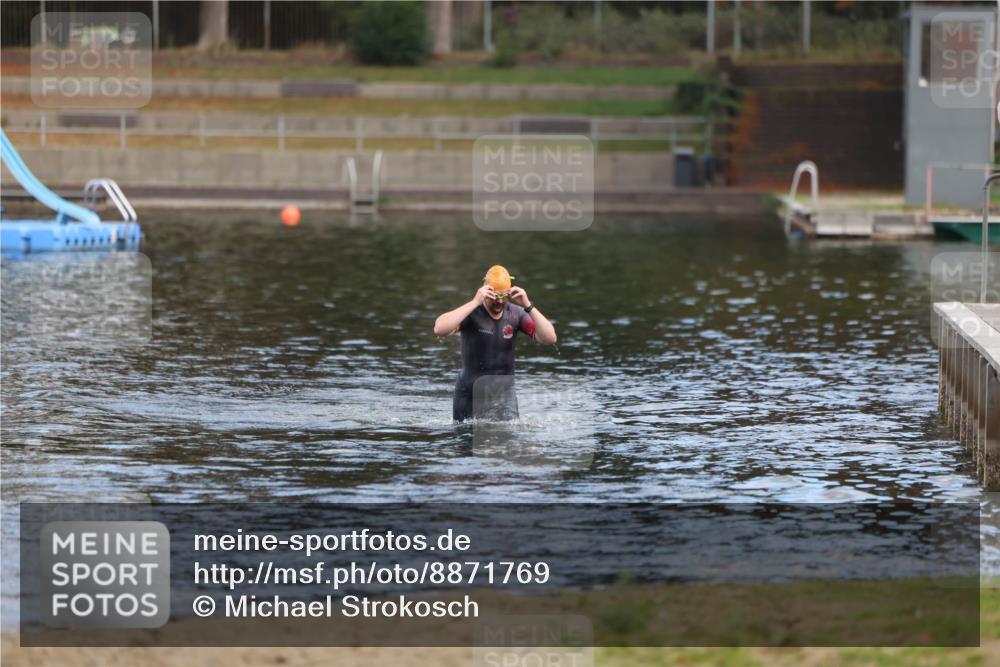 14.09.2025 - Stadtparktriathlon Michael Strokosch http://msf.ph/oto/8871769 14.09.2025 11:37:35 Schwimmen 1119 meine-sportfotos.de