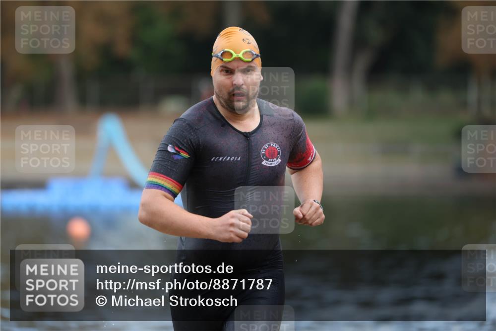 14.09.2025 - Stadtparktriathlon Michael Strokosch http://msf.ph/oto/8871787 14.09.2025 11:37:50 Schwimmen 1096 meine-sportfotos.de