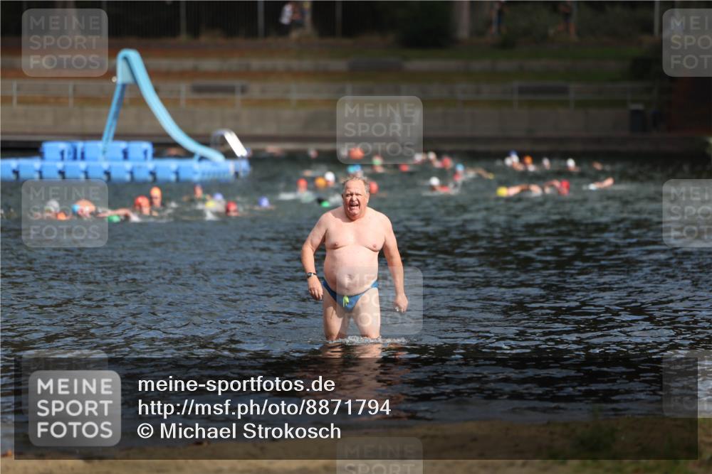 14.09.2025 - Stadtparktriathlon Michael Strokosch http://msf.ph/oto/8871794 14.09.2025 11:44:47 Schwimmen  meine-sportfotos.de