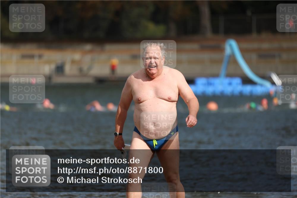 14.09.2025 - Stadtparktriathlon Michael Strokosch http://msf.ph/oto/8871800 14.09.2025 11:45:02 Schwimmen 1100 meine-sportfotos.de