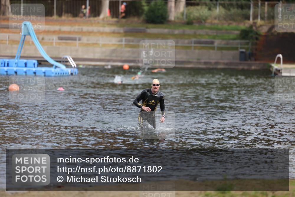 14.09.2025 - Stadtparktriathlon Michael Strokosch http://msf.ph/oto/8871802 14.09.2025 11:48:08 Schwimmen 1125 meine-sportfotos.de