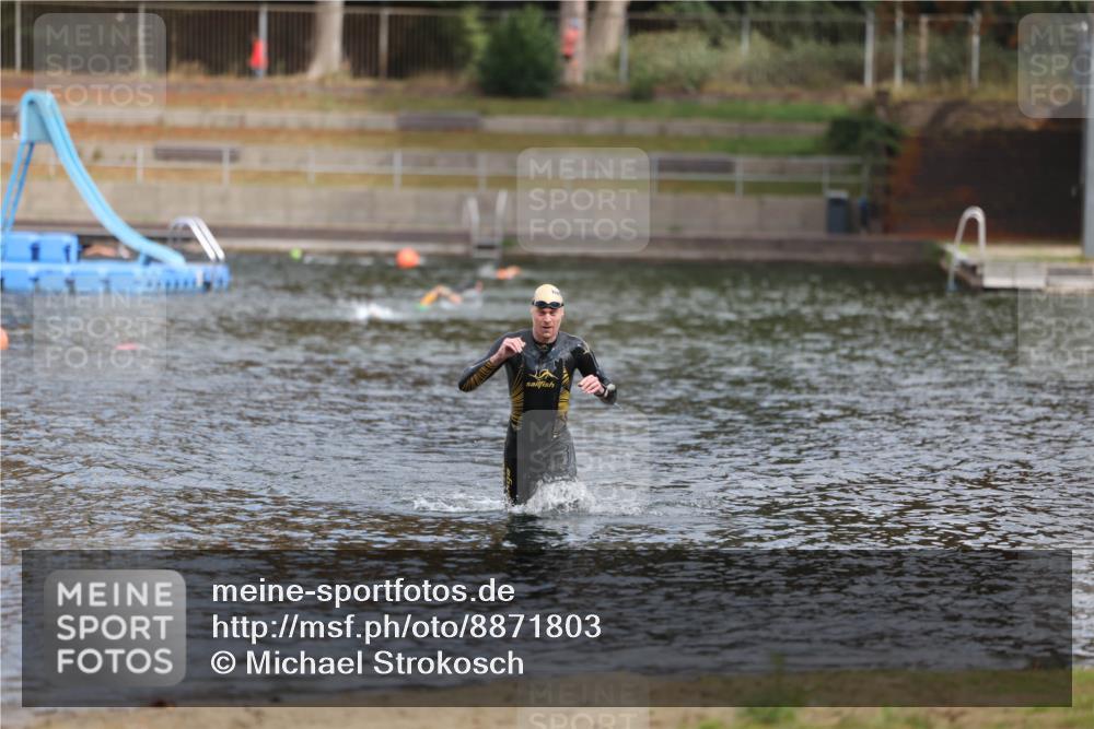 14.09.2025 - Stadtparktriathlon Michael Strokosch http://msf.ph/oto/8871803 14.09.2025 11:48:10 Schwimmen 1125 meine-sportfotos.de