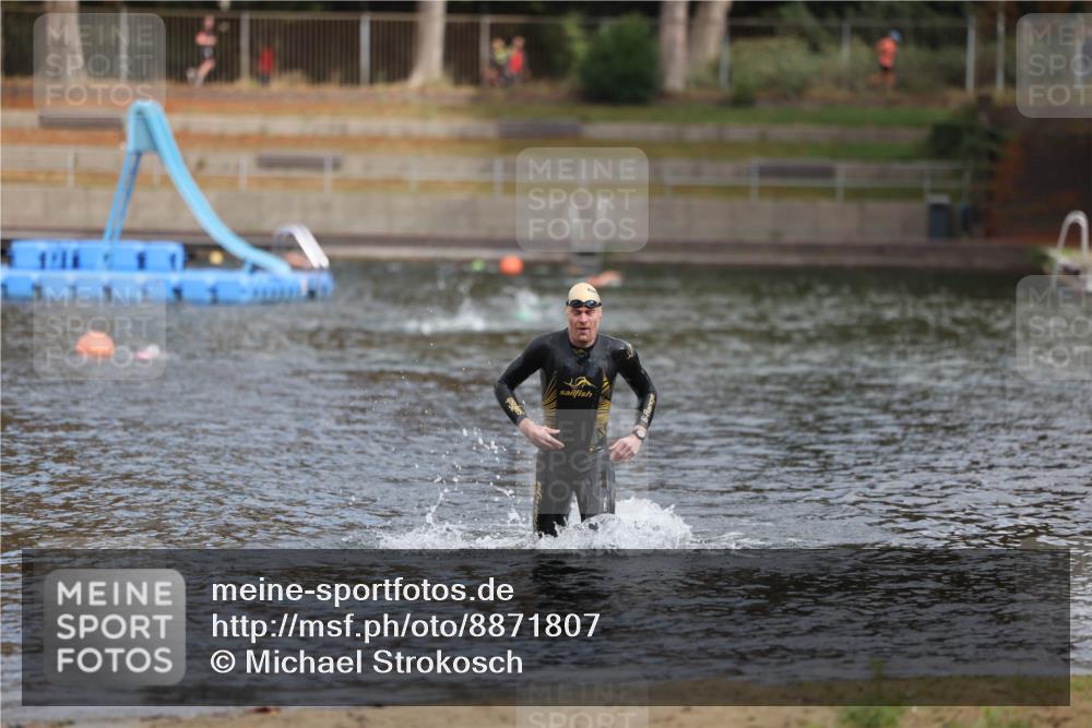 14.09.2025 - Stadtparktriathlon Michael Strokosch http://msf.ph/oto/8871807 14.09.2025 11:48:12 Schwimmen 1125 meine-sportfotos.de