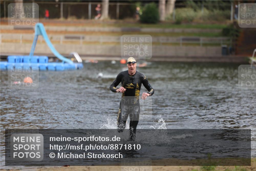 14.09.2025 - Stadtparktriathlon Michael Strokosch http://msf.ph/oto/8871810 14.09.2025 11:48:14 Schwimmen 1125 meine-sportfotos.de