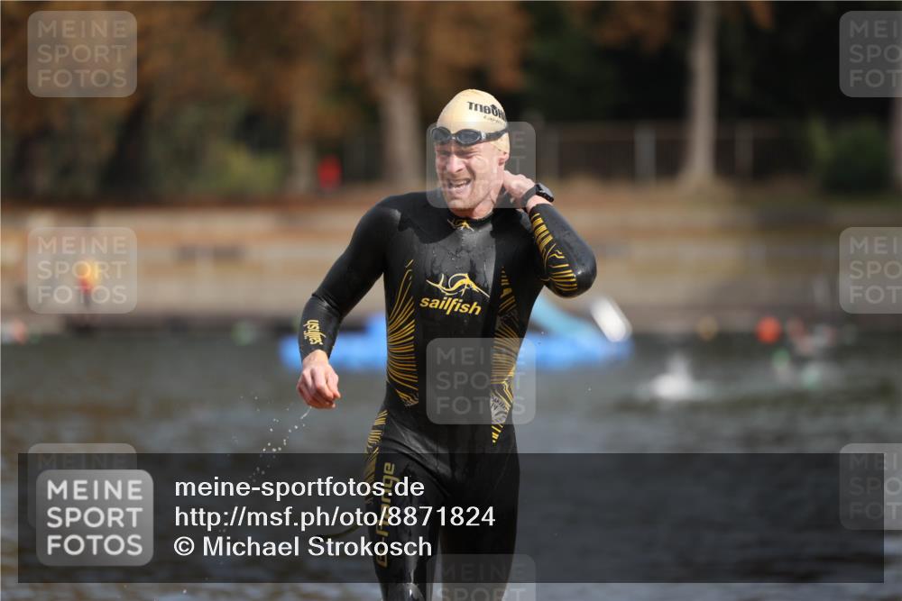 14.09.2025 - Stadtparktriathlon Michael Strokosch http://msf.ph/oto/8871824 14.09.2025 11:48:19 Schwimmen 1125 meine-sportfotos.de
