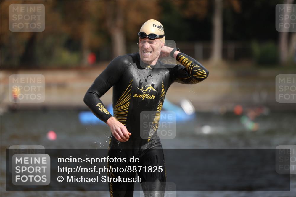 14.09.2025 - Stadtparktriathlon Michael Strokosch http://msf.ph/oto/8871825 14.09.2025 11:48:19 Schwimmen 1125 meine-sportfotos.de