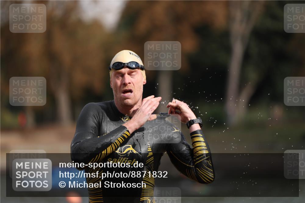 14.09.2025 - Stadtparktriathlon Michael Strokosch http://msf.ph/oto/8871832 14.09.2025 11:48:20 Schwimmen 1125 meine-sportfotos.de